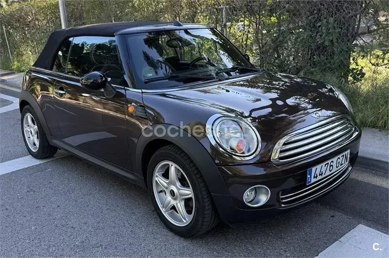 Usado Mini Cooper Cabriolet 116 CV (85 kW) 2010 Marrón Descapotable
