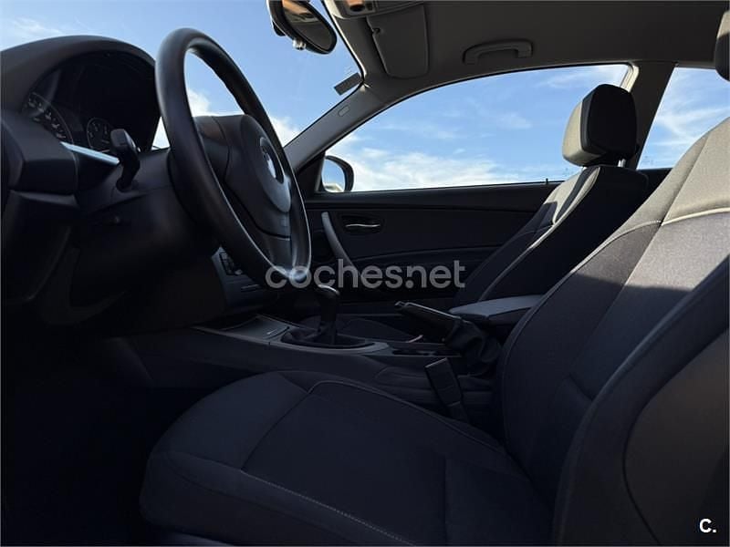 Usado BMW 118 170 CV (125 kW) 2011 Negro Utilitario