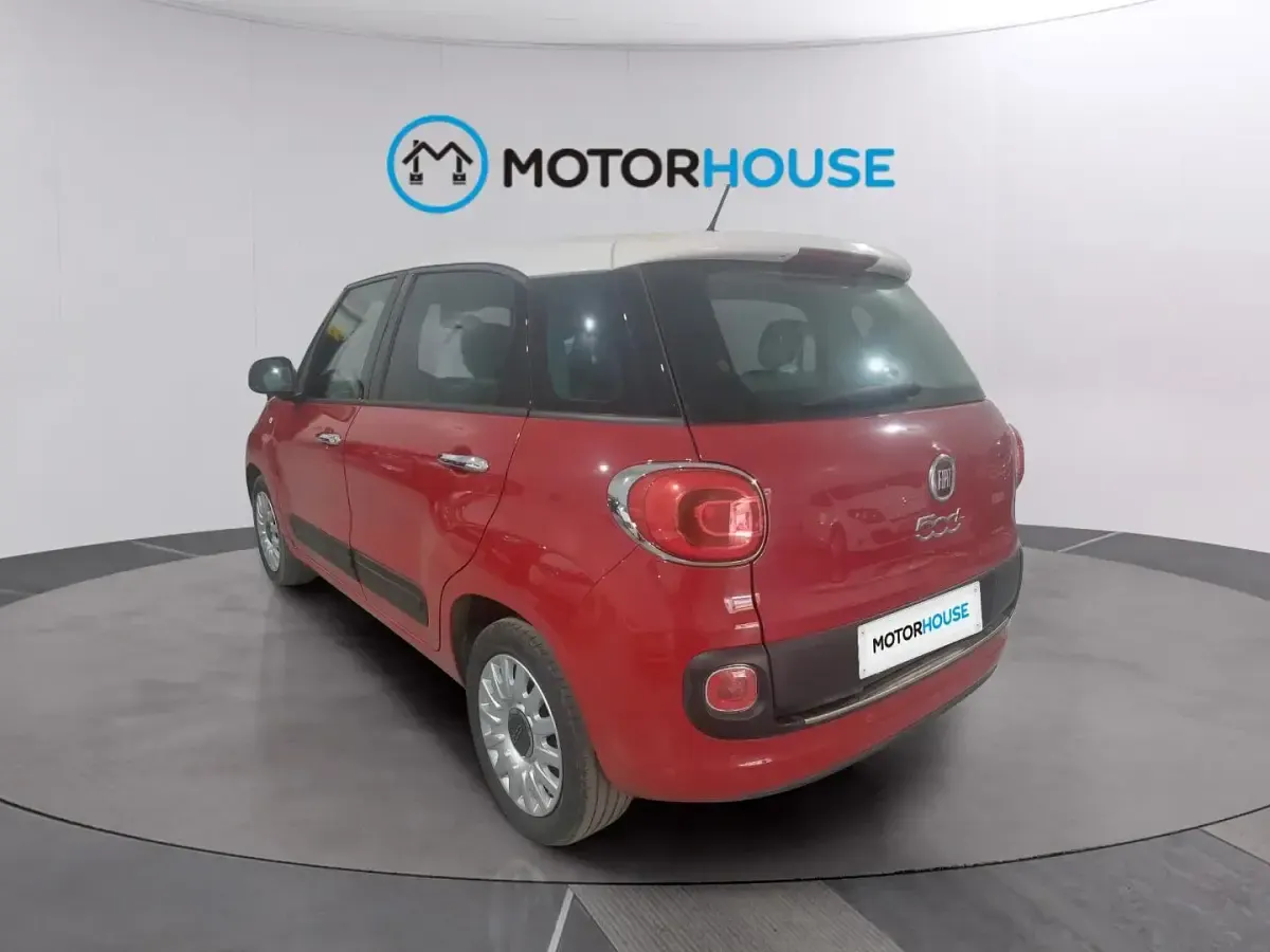 Usado Fiat 500L Lounge 95 CV (69 kW) 2016 Rojo Monovolumen
