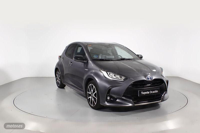 Gris Usado 2021 Toyota Yaris Style Berlina | 20.900 € (Precio justo) - Imagen 1/4