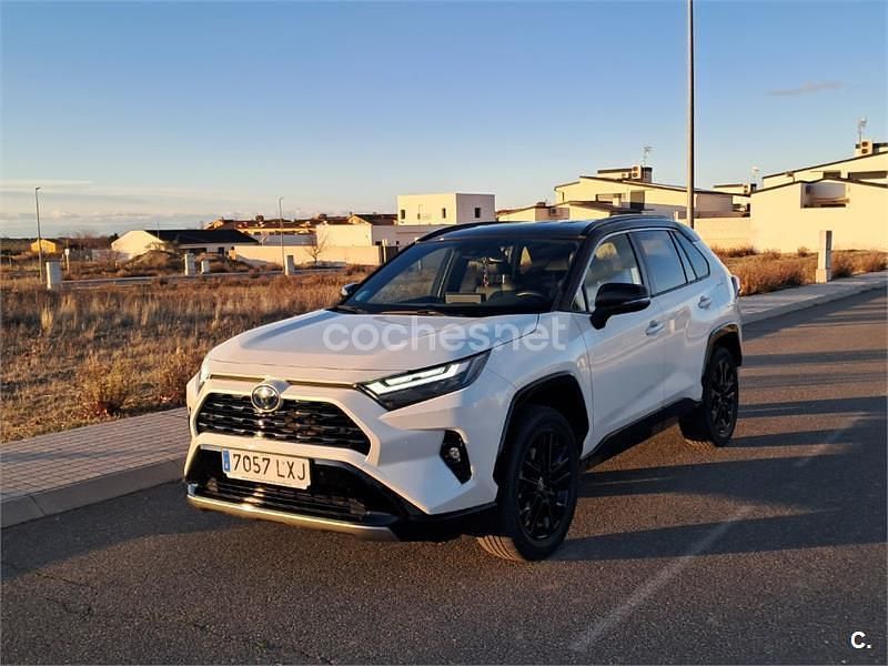 Usado Toyota RAV4 Hybrid Style 218 CV (160 kW) 2022 Blanco SUV