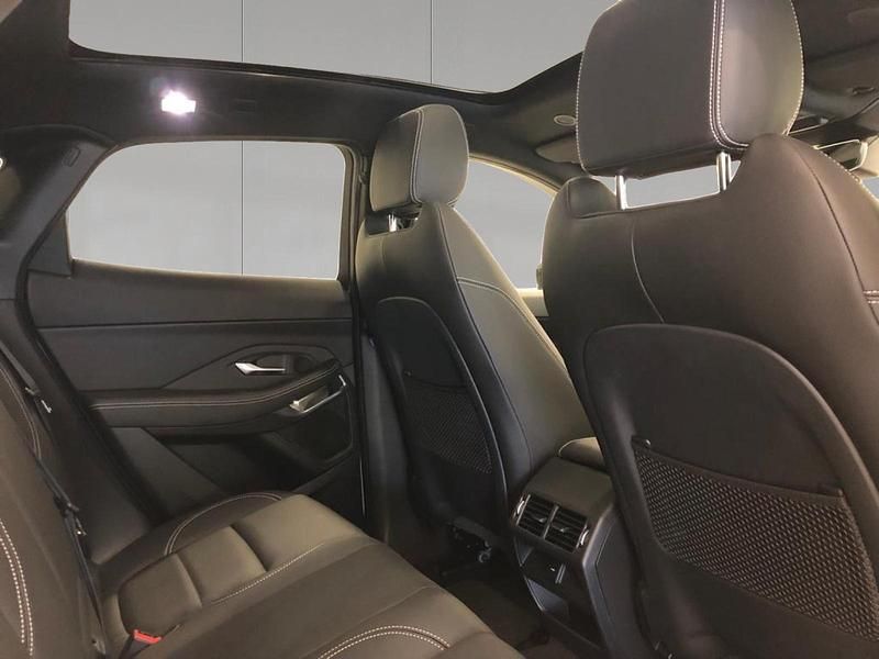 Usado Jaguar E-Pace R-Dynamic 160 CV (117 kW) 2023 Fuji white SUV