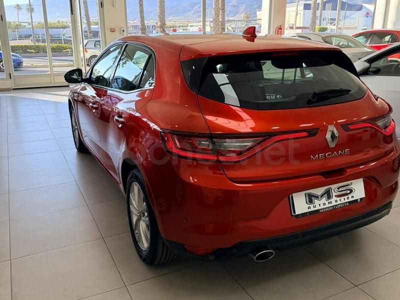 Usado Renault Mégane IV Zen 110 CV (80 kW) 2017 Granate Berlina