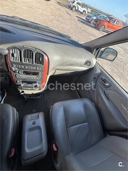 Usado Chrysler Grand Voyager Limited 150 CV (110 kW) 2006 Negro Monovolumen