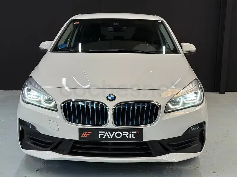 Usado BMW 225 Active Tourer iPerformance 224 CV (164 kW) 2018 Blanco Monovolumen