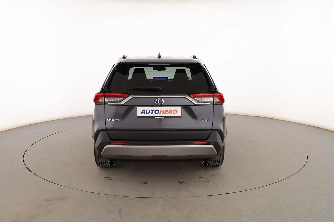 Usado Toyota RAV4 Hybrid Style 220 CV (161 kW) 2025 Gris SUV