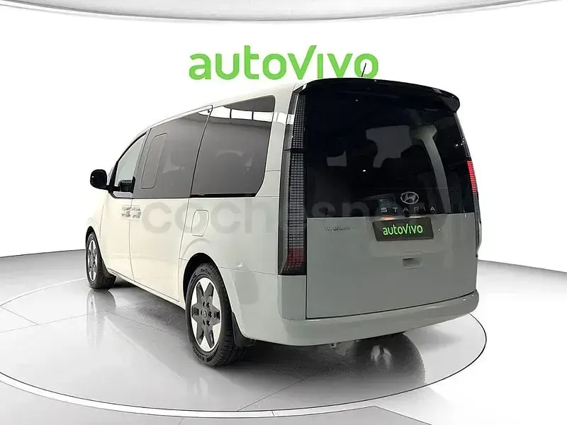Usado Hyundai Staria 177 CV (130 kW) 2022 Blanco Monovolumen