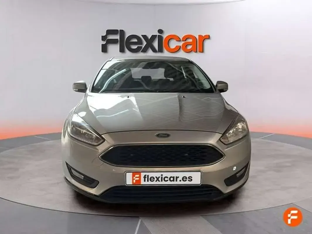 Usado Ford Focus Business Edition 125 CV (91 kW) 2017 Gris Utilitario