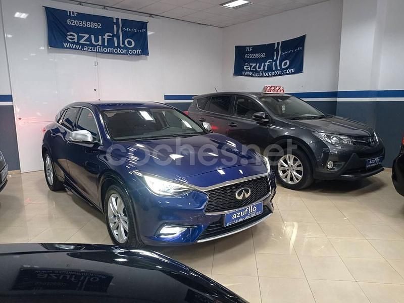 Usado Infiniti Q30 Premium 109 CV (80 kW) 2017 Azul Berlina