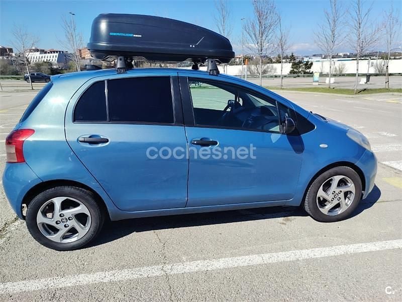 Usado Toyota Yaris Sol 87 CV (63 kW) 2006 Azul Berlina