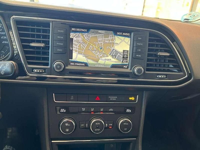 Usado Seat Leon Reference 110 CV (80 kW) 2016 Gris Utilitario