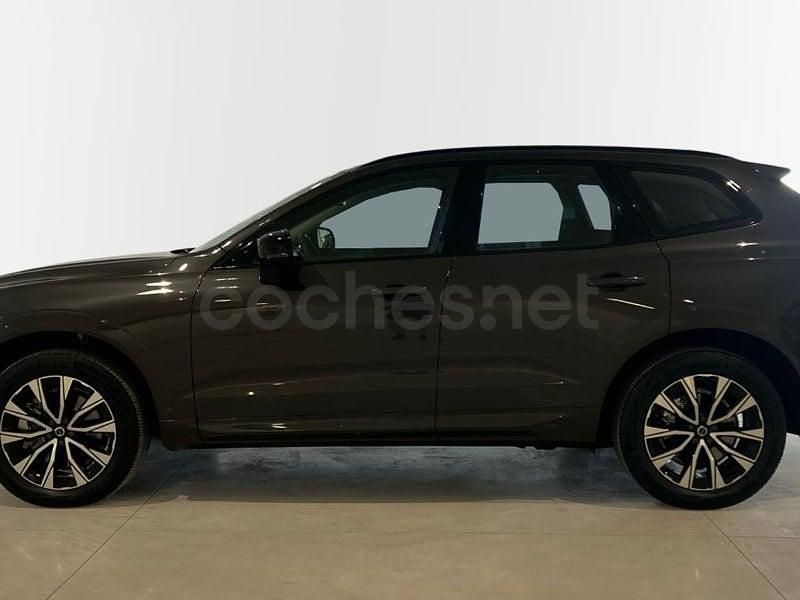 Usado Volvo XC60 Kinetic 181 CV (133 kW) 2024 Gris / plata SUV