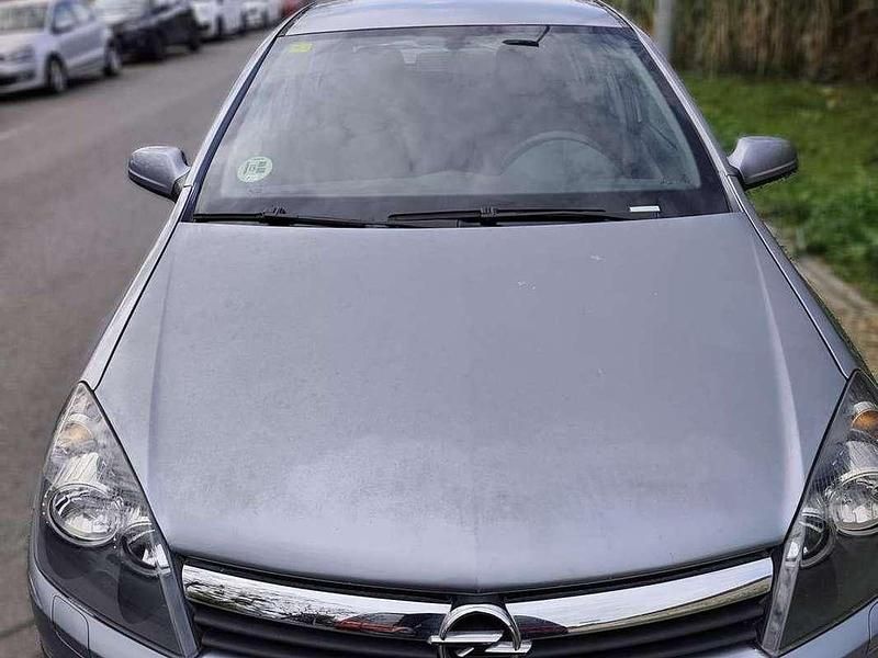 Usado Opel Astra Cosmo 110 CV (80 kW) 2006 Gris / plata Berlina