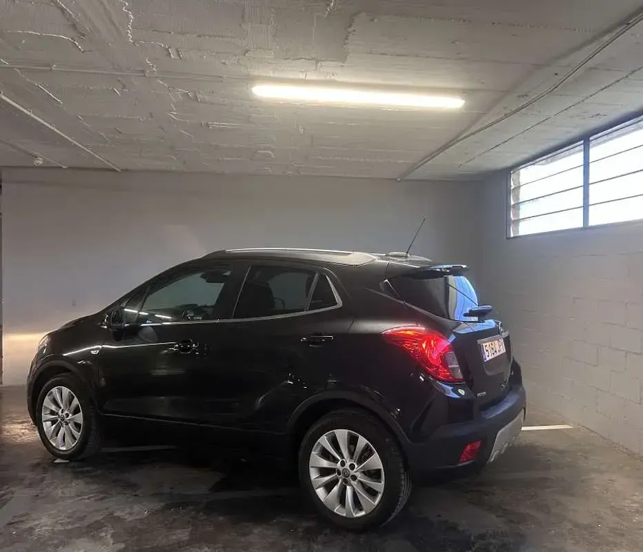 Usado Opel Mokka Selective 136 CV (100 kW) 2016 Negro SUV