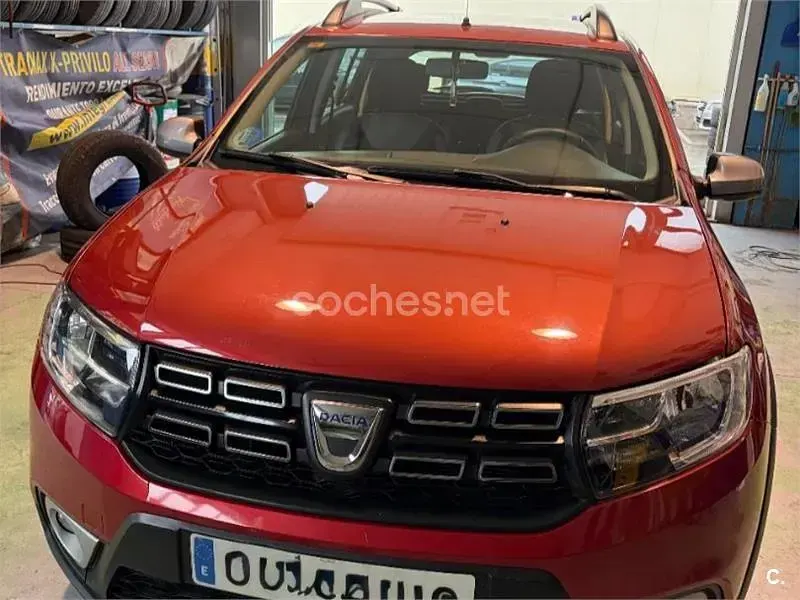 Usado Dacia Sandero Stepway 90 CV (66 kW) 2018 Rojo Berlina
