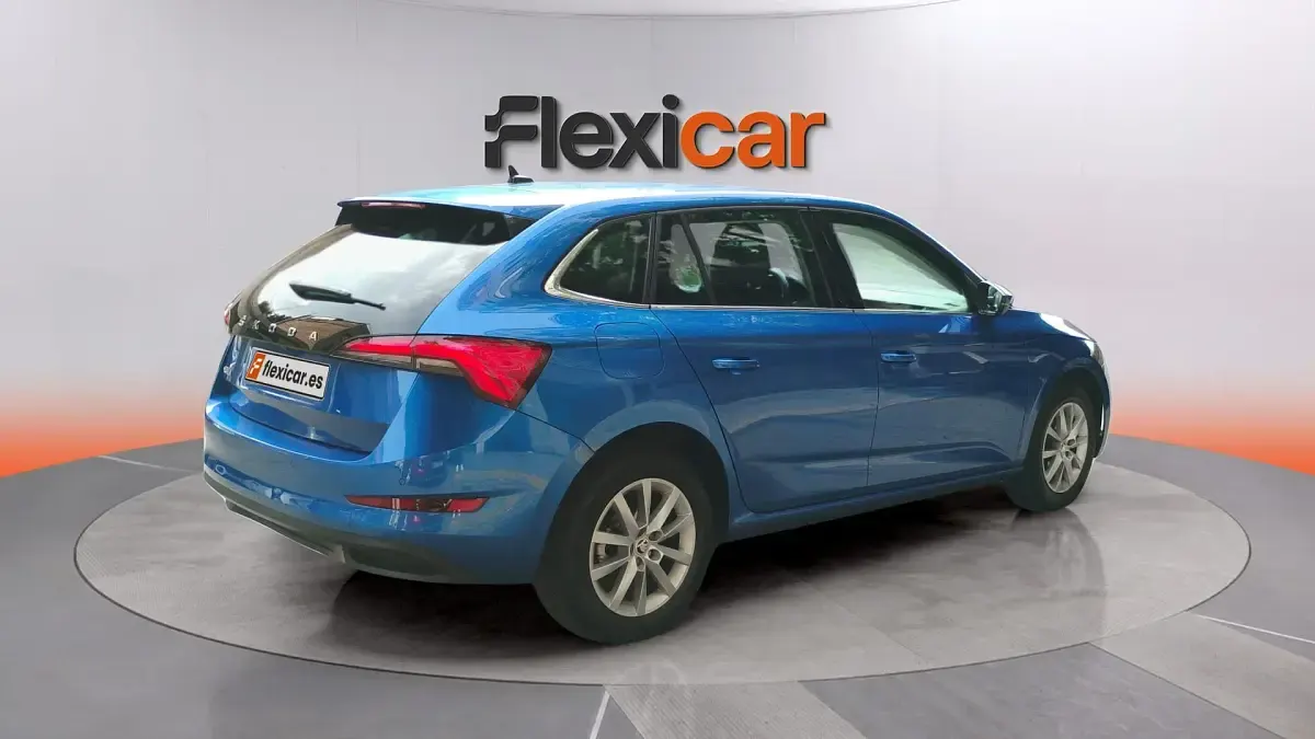 Usado Skoda Scala Ambition 95 CV (69 kW) 2021 Azul Utilitario