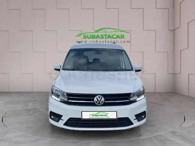 Usado VW Caddy 102 CV (75 kW) 2019 Blanco Monovolumen