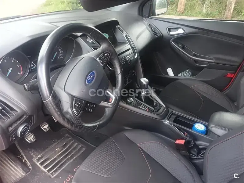 Usado Ford Focus Business Edition 150 CV (110 kW) 2017 Rojo Berlina