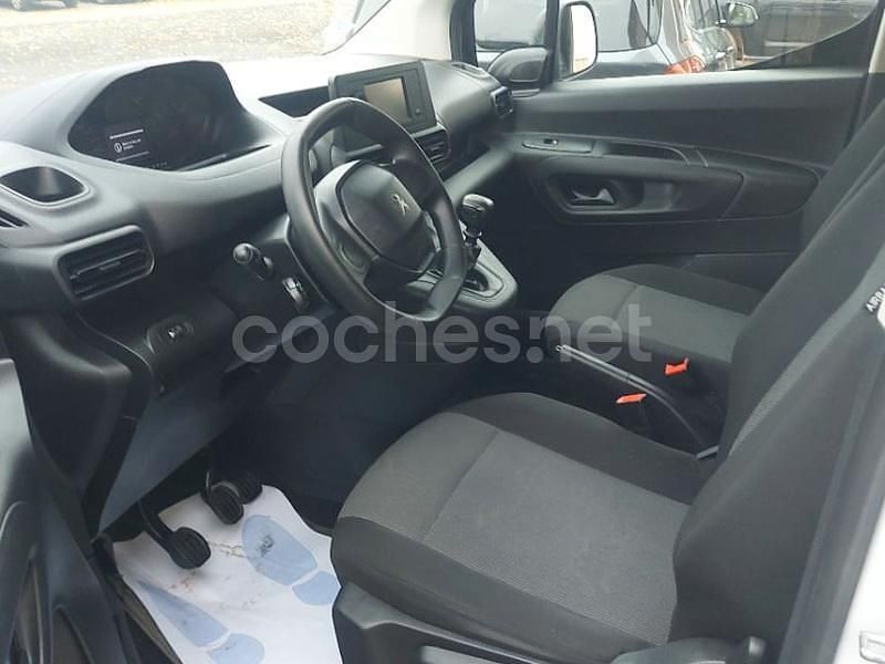 Usado Peugeot Rifter Allure 100 CV (73 kW) 2023 Blanco Monovolumen