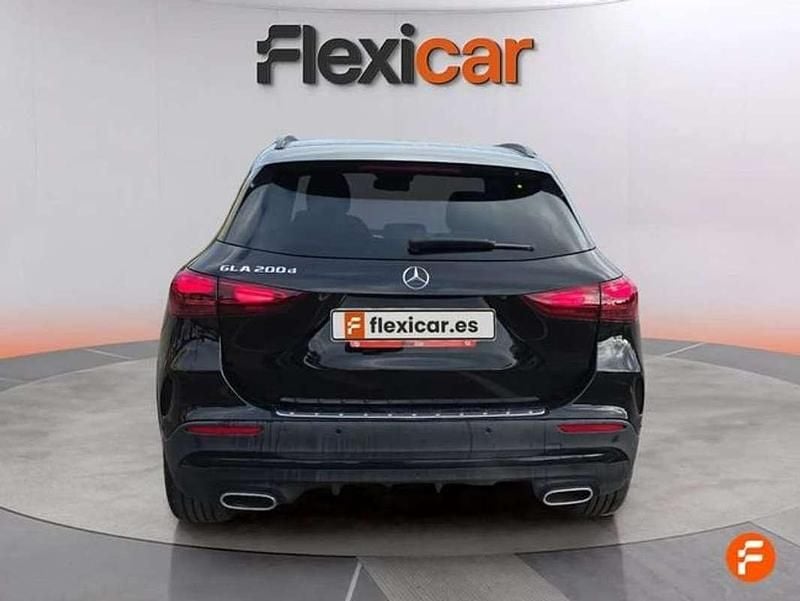 Usado Mercedes GLA200 150 CV (110 kW) 2025 Negro SUV