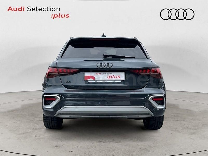 Usado Audi A3 Advanced Plus 204 CV (150 kW) 2025 Gris / plata Berlina