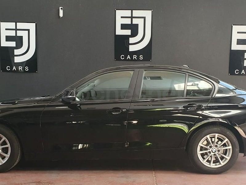 Käytetty BMW 318 Comfort Edition 143 HP (105 kW) 2015 Musta Sedan