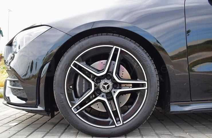 Usado Mercedes CLA200 Progressive 150 CV (110 kW) 2020 Negro (noche) Berlina