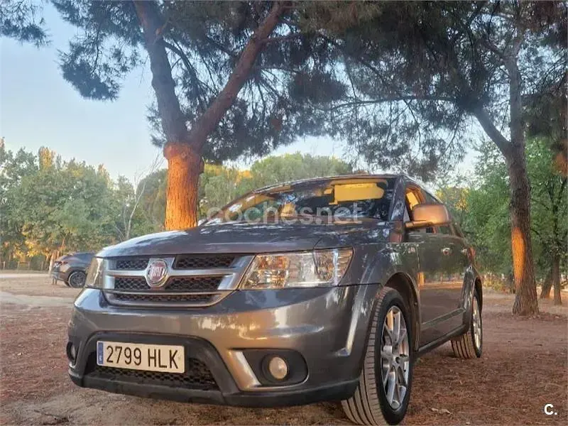 Usado Fiat Freemont Urban 170 CV (125 kW) 2012 Gris / plata SUV