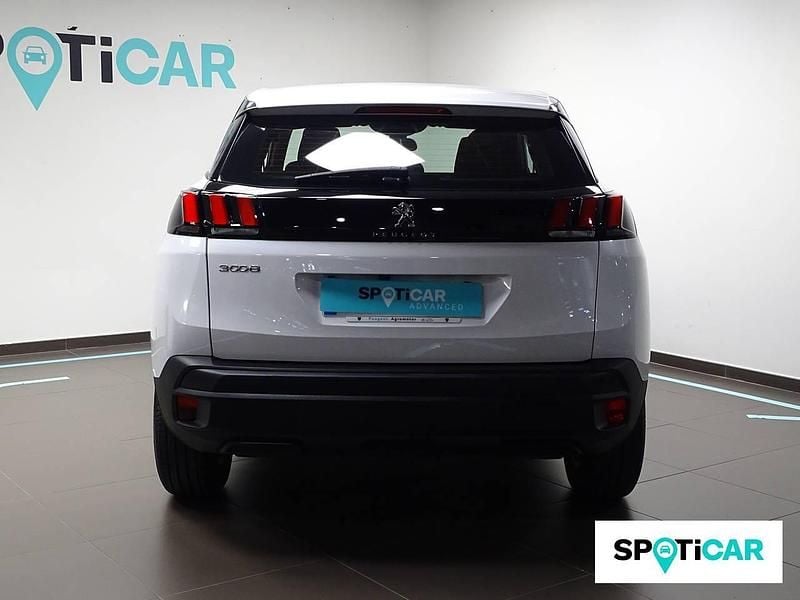Usado Peugeot 3008 Active 131 CV (96 kW) 2023 Blanco SUV