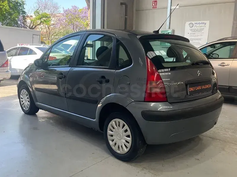 Usado Citroën C3 Furio 61 CV (44 kW) 2005 Gris / plata Berlina