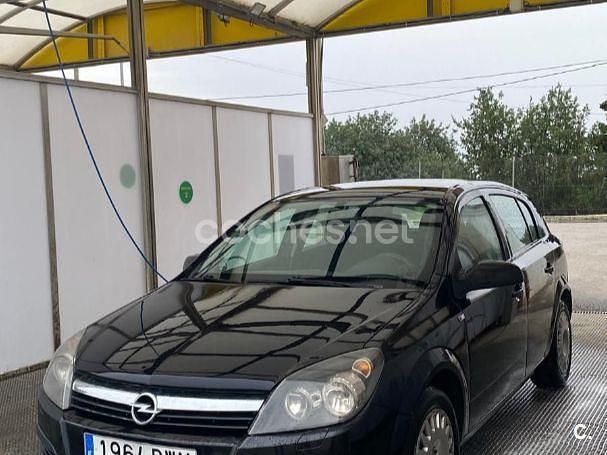 Usado Opel Astra Enjoy 90 CV (66 kW) 2006 Negro Berlina