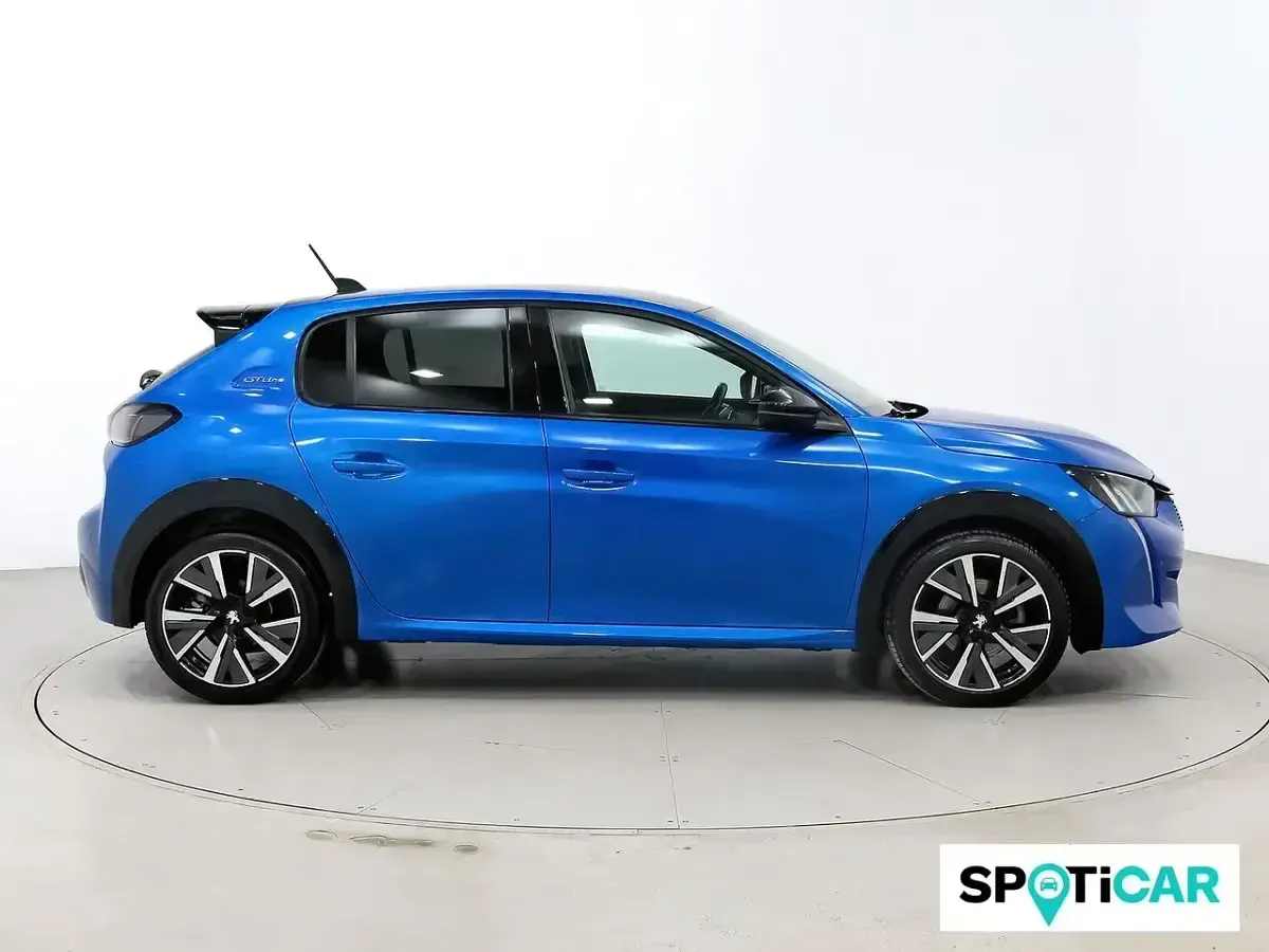 Usado Peugeot 208 GT-line 101 CV (74 kW) 2019 Azul Utilitario