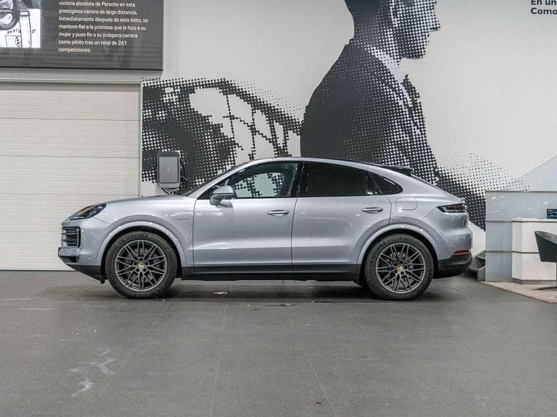 Usado Porsche Cayenne 470 CV (345 kW) 2025 Plateado SUV