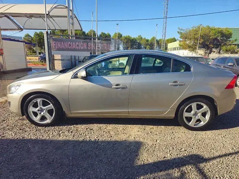 Usado Volvo S60 Summum 115 CV (84 kW) 2012 Beige Berlina