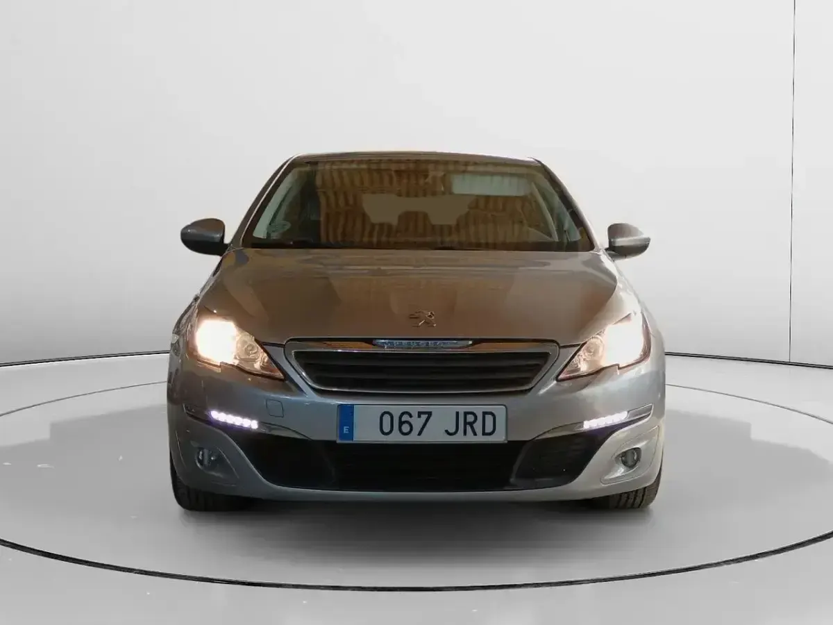Usado Peugeot 308 Style 110 CV (80 kW) 2016 Gris Berlina