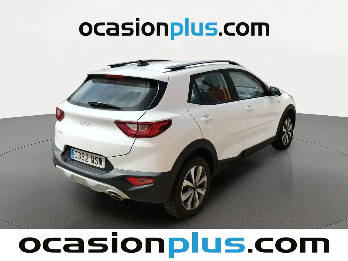 Usado Kia Stonic 120 CV (88 kW) 2024 Blanco SUV