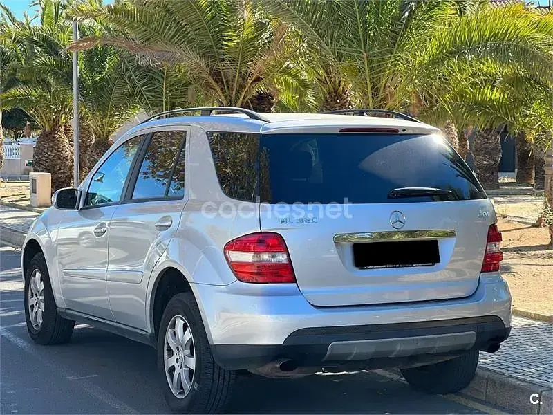 Usado Mercedes ML320 224 CV (164 kW) 2006 Gris / plata SUV