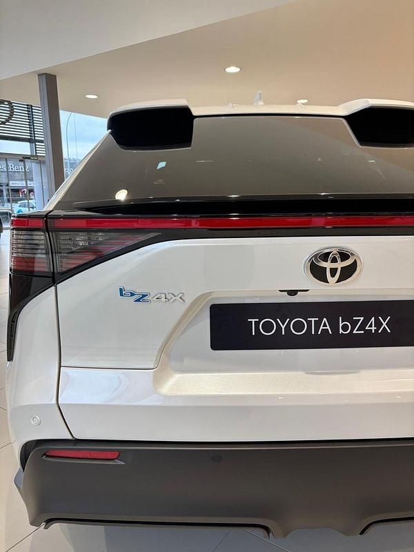 Nuevo Toyota bZ4X Style 2025 Blanco SUV