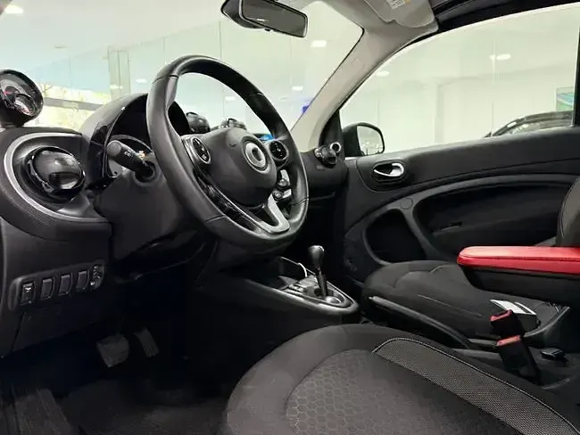 Usado Smart ForTwo Electric Drive 59 kW (81 CV) 2021 Negro Descapotable