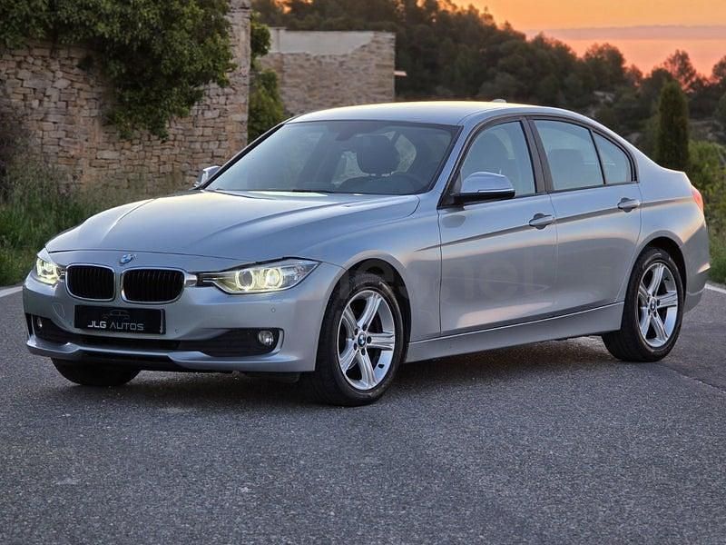 Usado BMW 318 Comfort Edition 143 CV (105 kW) 2012 Gris / plata Berlina