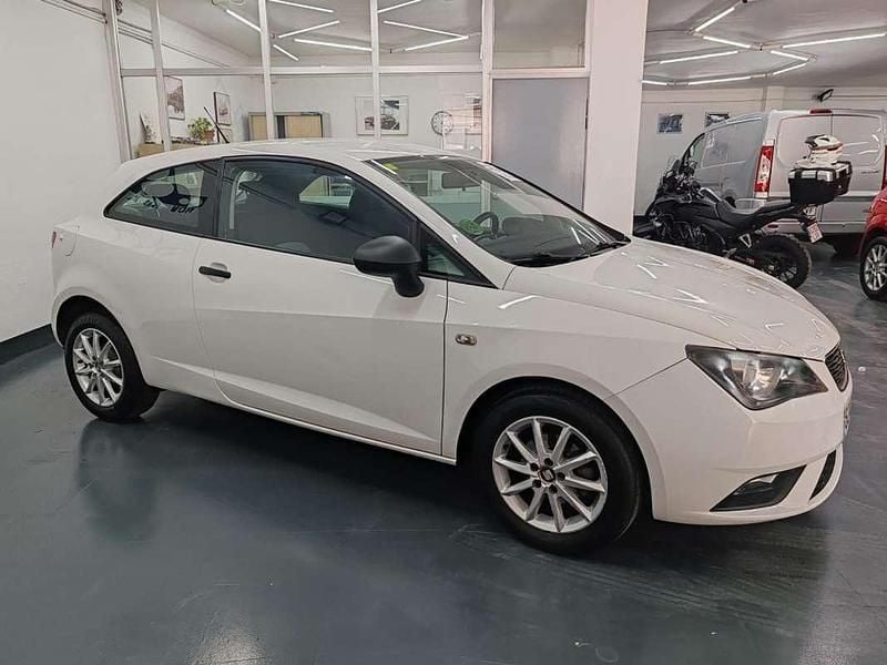 Usado Seat Ibiza Reference 69 CV (50 kW) 2014 Blanco Utilitario