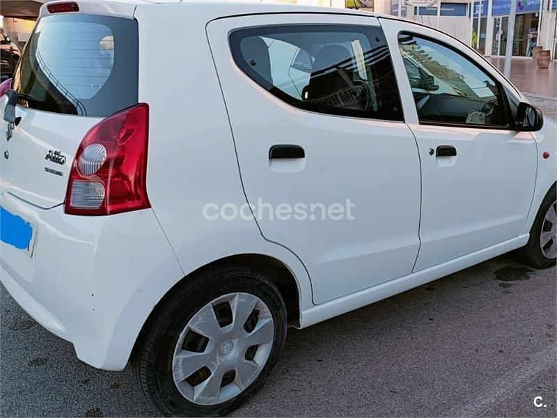 Blanco Usado 2011 Suzuki Alto GL Utilitario | 3700 € - Imagen 1/4