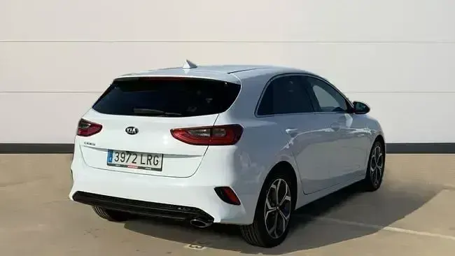 Usado Kia Ceed 100 CV (73 kW) 2021 Blanco Utilitario