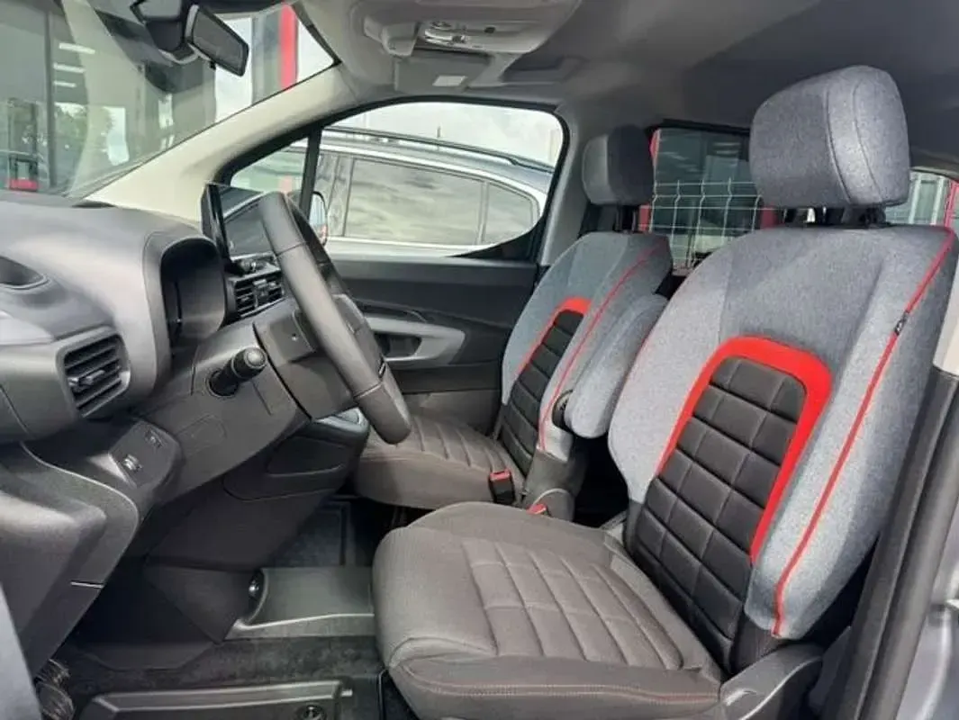 Usado Citroën Berlingo 101 CV (74 kW) 2026 Verde Monovolumen