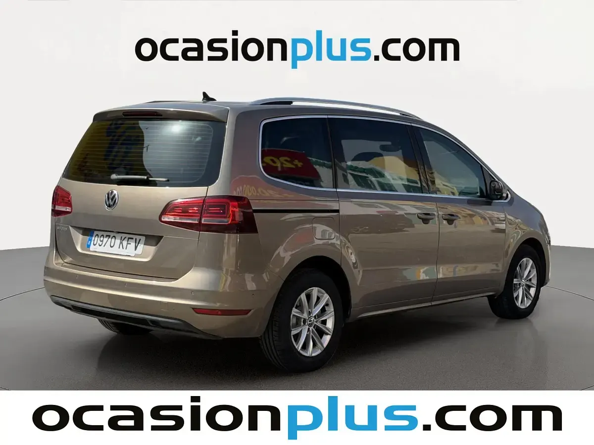 Usado VW Sharan Edition 150 CV (110 kW) 2017 Oro Monovolumen