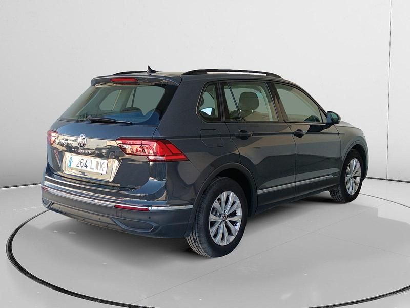 Usado VW Tiguan 122 CV (89 kW) 2022 Gris SUV