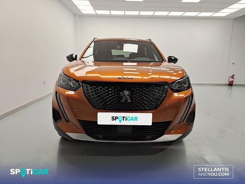Usado Peugeot 2008 Allure 131 CV (96 kW) 2021 Naranja SUV