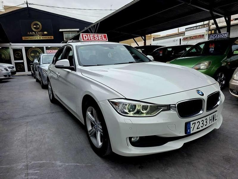 Blanco Usado 2014 BMW 318 Berlina | 10.500 € (Buen precio) - Imagen 1/4