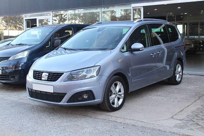 Usado Seat Alhambra XCELLENCE 151 CV (111 kW) 2022 Gris Monovolumen