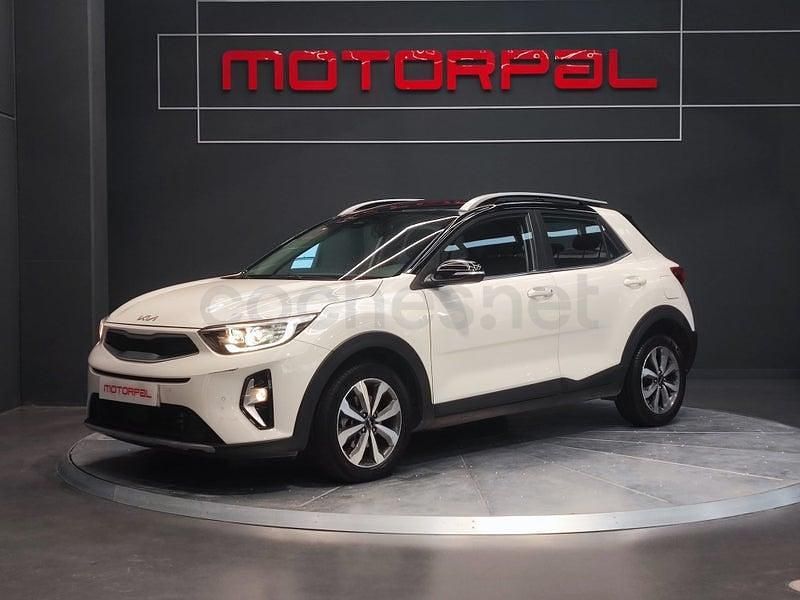 Usado Kia Stonic 120 CV (88 kW) 2021 Blanco SUV